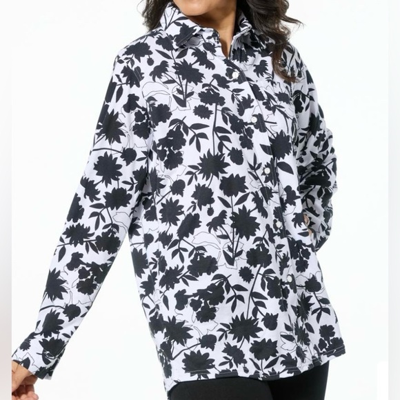 HUE Tops - NWT Retail $48 HUE Black and White Floral Shirt
